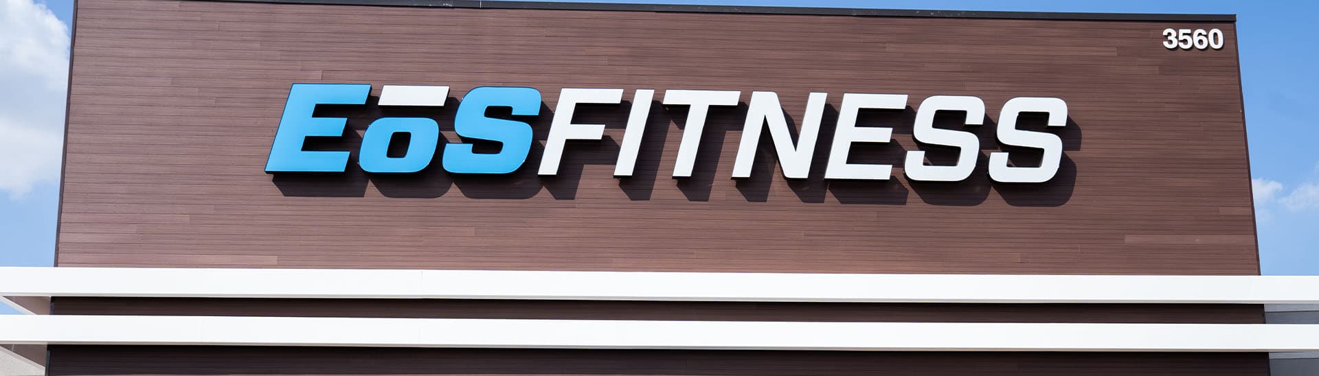 exterior shot of a eos gym on a bright texas summer day