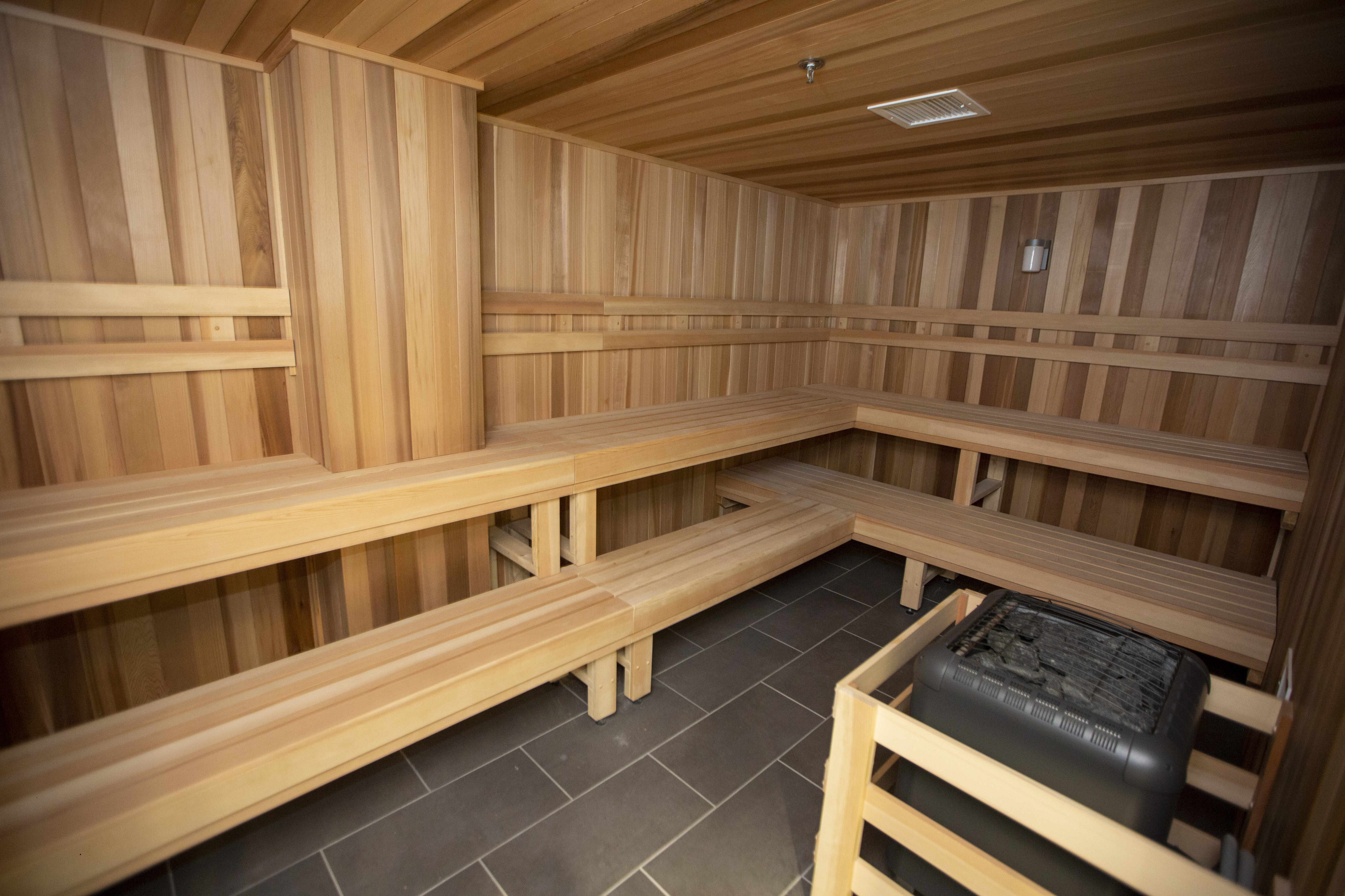 5 Reasons You Should Hit the Sauna After Your Workout | EōS Fitness